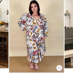 Lila Labor and Postpartum gown in white floral